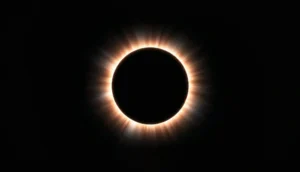 10 Fenomena Astronomi 2026: Ada Gerhana Matahari Total!